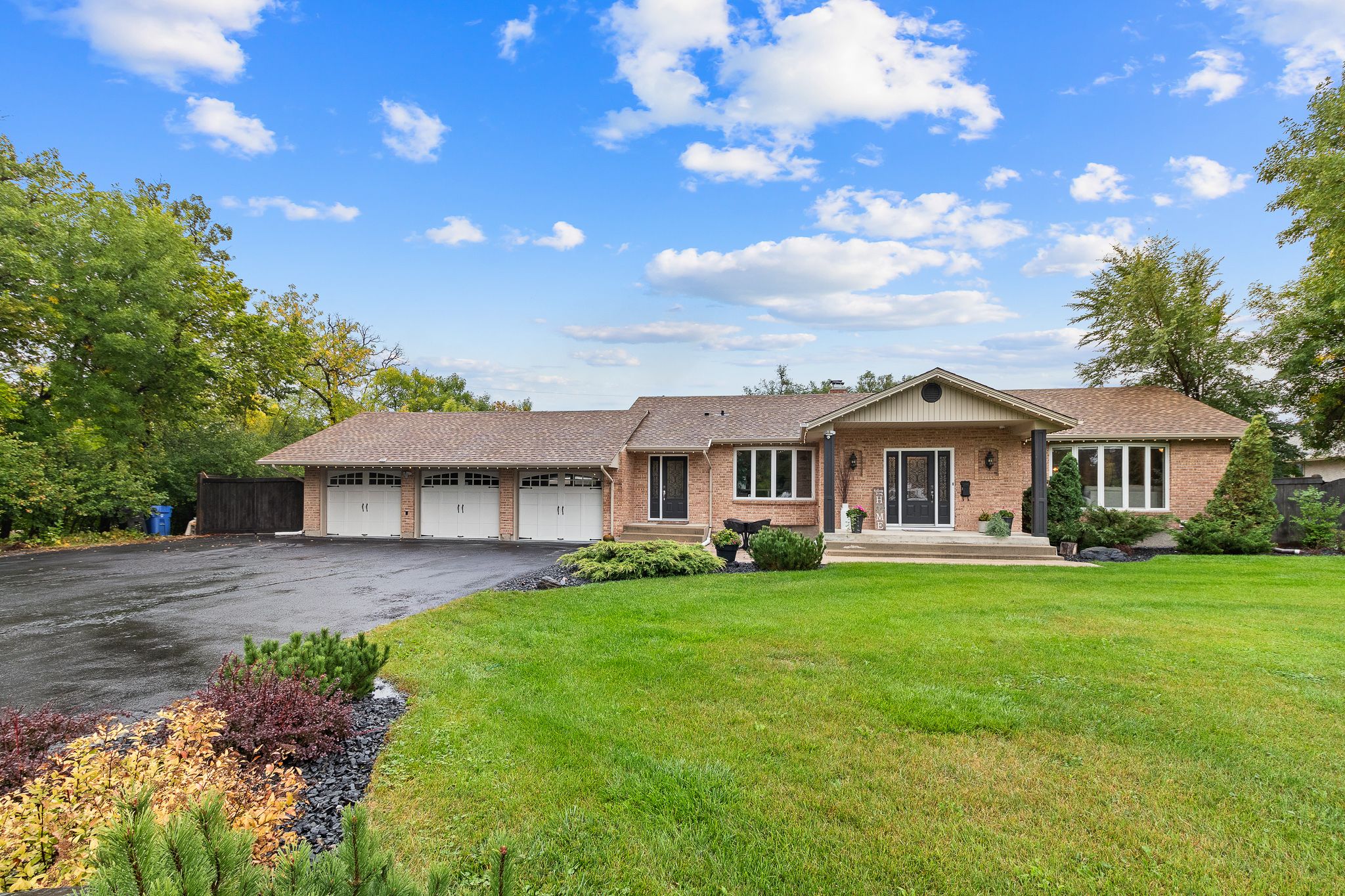 Open House. Open House on Sunday, April 30, 2023 12:00PM - 2:00PM
Amazing family home in East St.Paul with Pool!
5 Beds, 3.5 Baths, Finbasement. Landscaped backyard feat a heated inground pool, 2 pergolas, large patio &amp; automated in-ground lighting &a